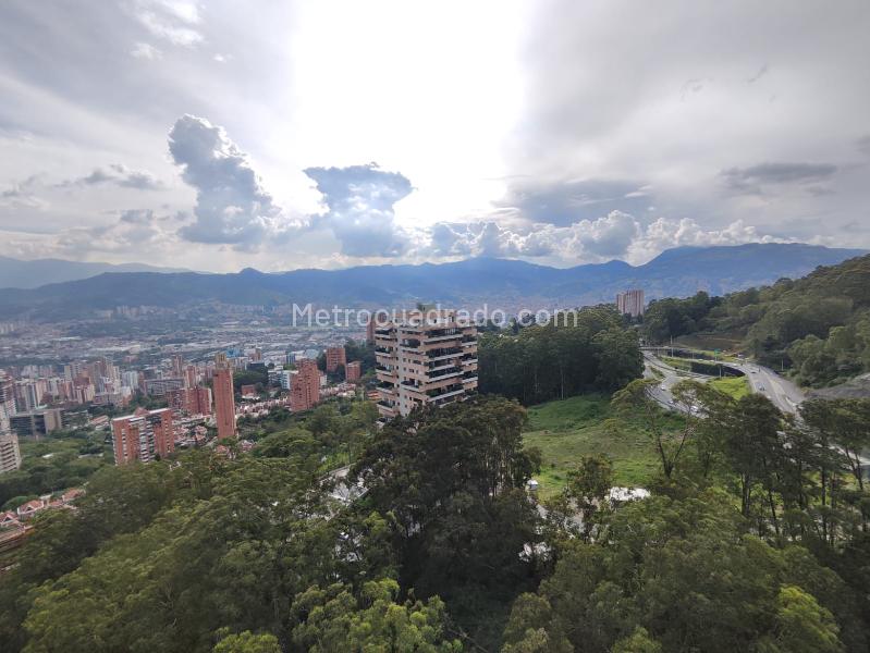 Elegant 3BR Apartment in Altos Del Poblado - 7