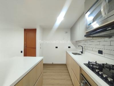 Apartamento de 3 alcobas en arriendo en Altos Del Poblado Cola Del Zorro, Medellín, 84 m² · foto 4 de 20