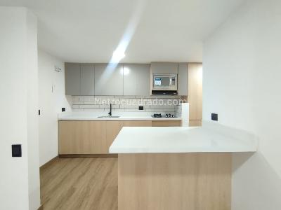 Apartamento de 3 alcobas en arriendo en Altos Del Poblado Cola Del Zorro, Medellín, 84 m² · foto 5 de 20
