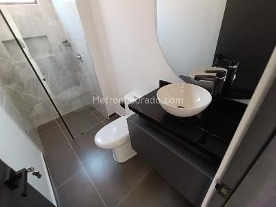 Apartamento de 4 alcobas en arriendo en Laureles Medellin, Medellín, 300 m² · foto 9 de 20