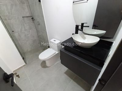 Apartamento de 4 alcobas en arriendo en Laureles Medellin, Medellín, 300 m² · foto 15 de 20