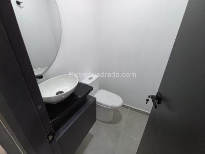 Apartamento de 4 alcobas en arriendo en Laureles Medellin, Medellín, 300 m² · foto 17 de 20