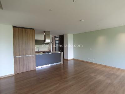 Apartamento de 2 alcobas en arriendo en Altos Del Poblado Cola Del Zorro, Medellín, 112 m² · foto 6 de 18