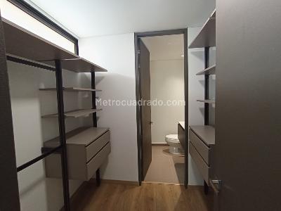 Apartamento de 2 alcobas en arriendo en Altos Del Poblado Cola Del Zorro, Medellín, 112 m² · foto 14 de 18