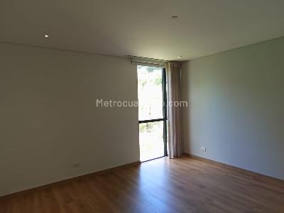 Apartamento de 2 alcobas en arriendo en Altos Del Poblado Cola Del Zorro, Medellín, 112 m² · foto 15 de 18