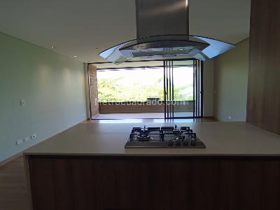 Apartamento de 2 alcobas en arriendo en Altos Del Poblado Cola Del Zorro, Medellín, 112 m² · foto 18 de 18