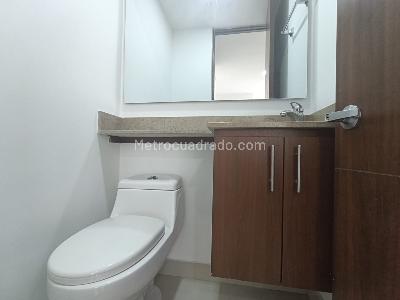 Apartamento de 3 alcobas en arriendo en Bosques De Zuñiga, Envigado, 113 m² · foto 4 de 18