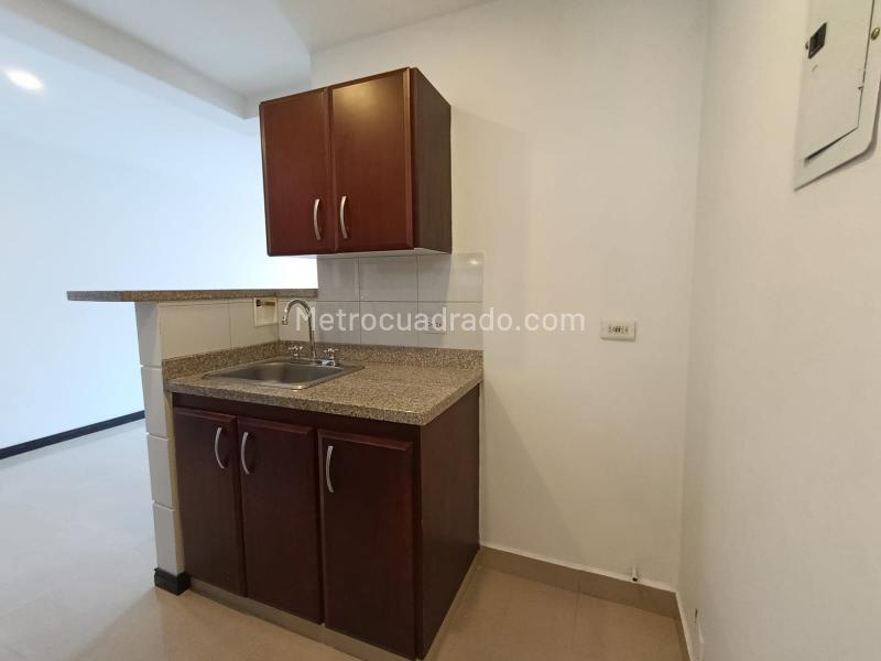 Apartamento Estudio de 1 Alcoba en Laureles, Medellín - 5