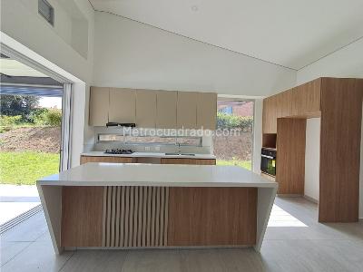 Casa en venta en Condina, Pereira · foto 2 de 19