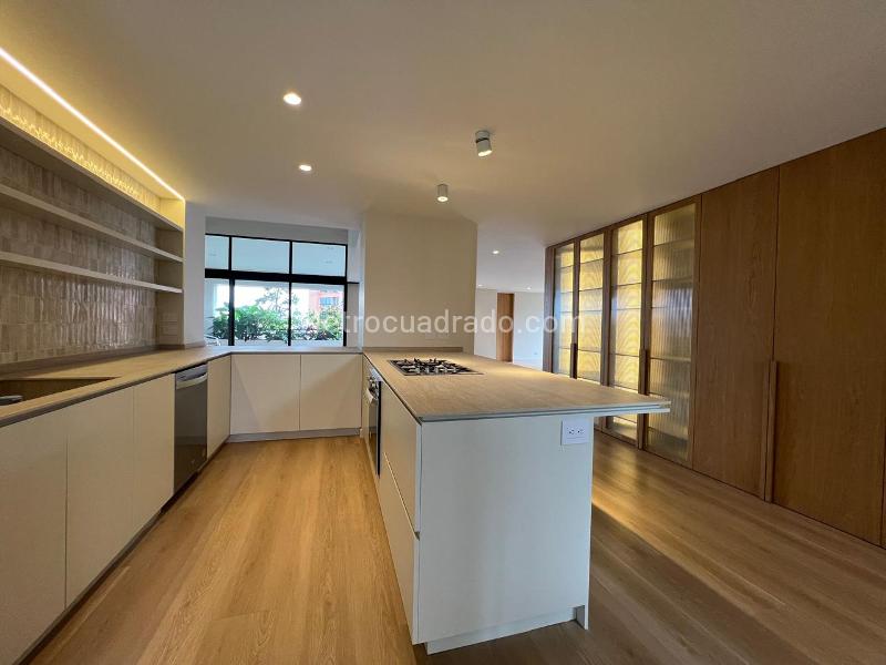 Exclusive 3BR Apartment in La Florida El Poblado - 3