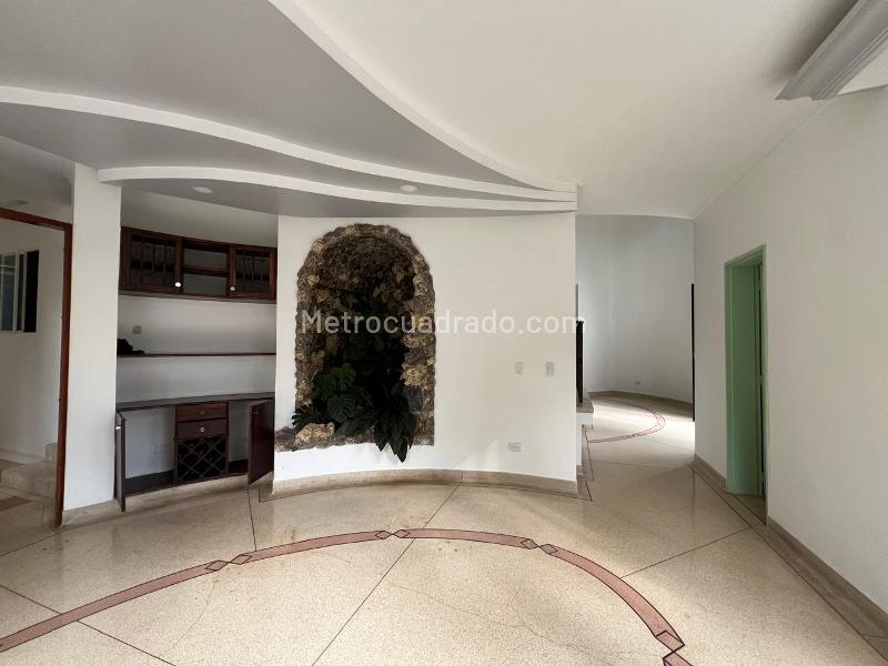 Spacious 12BR House in Altos Del Poblado - 2