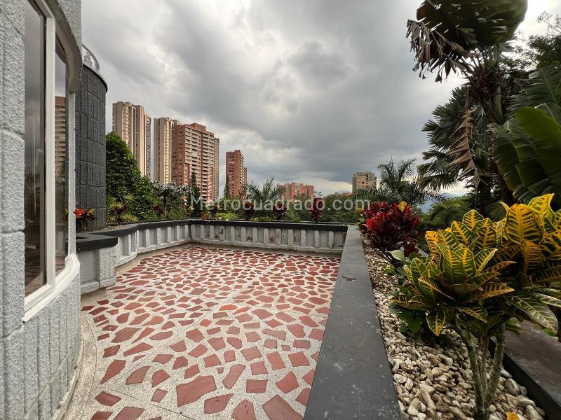 Spacious 12BR House in Altos Del Poblado - 3