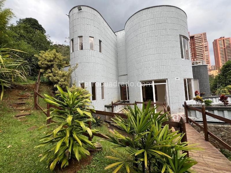 Spacious 12BR House in Altos Del Poblado - 4