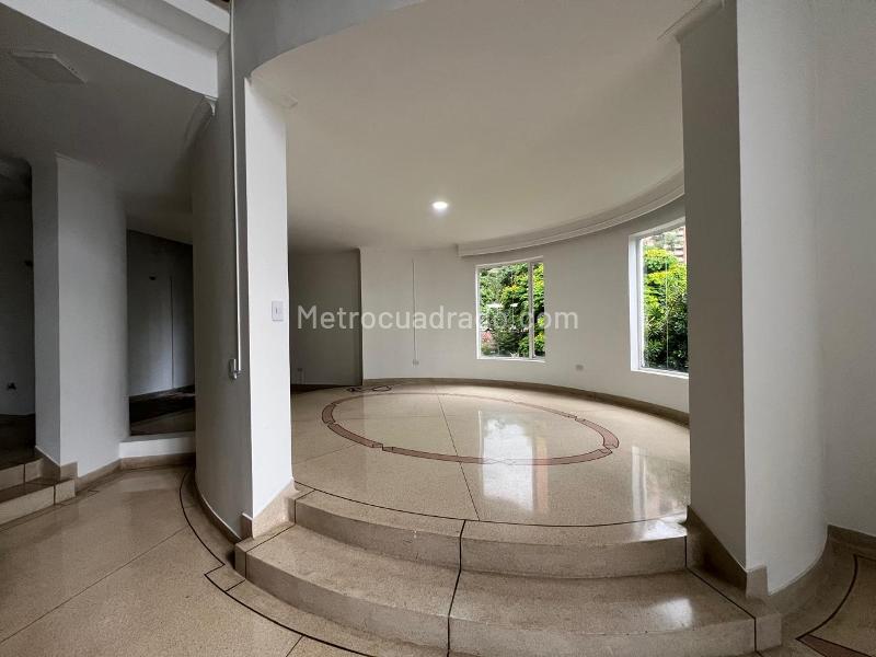Spacious 12BR House in Altos Del Poblado - 9