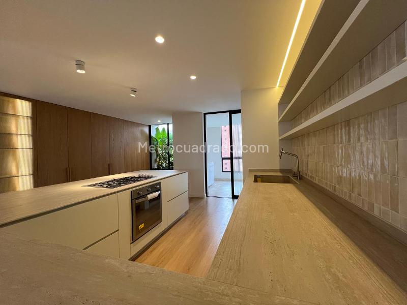 Apartamento de Lujo de 3 Alcobas con Jacuzzi en Provenza