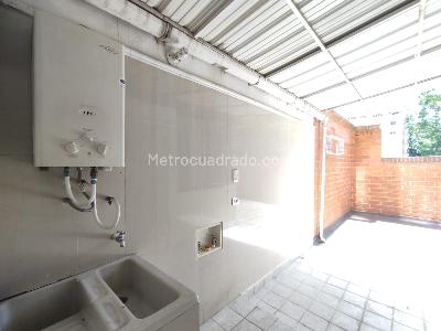Apartamento de 2 alcobas en arriendo en La Aguacatala, Medellín, 80 m² · foto 9 de 17