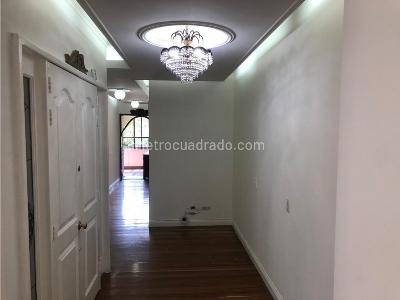 Apartamento de 3 alcobas en venta en Conquistadores, Medellín, 129 m² · foto 5 de 14