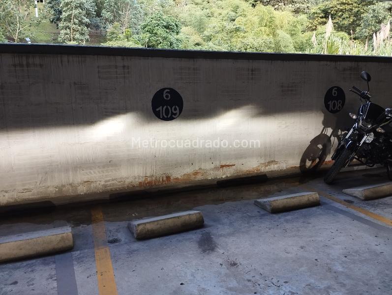 Luxury 2BR Apartment with Pool in Loma Del Indio - 3