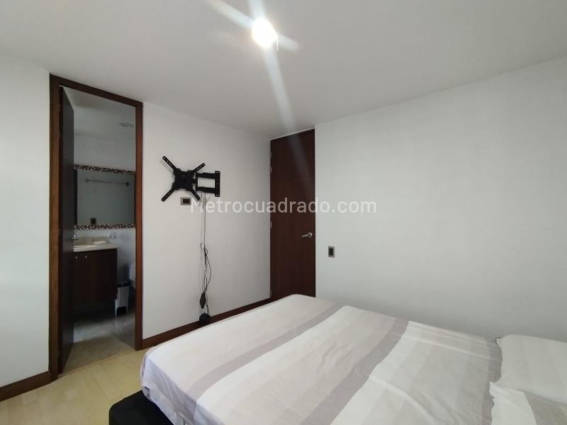 Luxury 2BR Apartment with Pool in Loma Del Indio - 6
