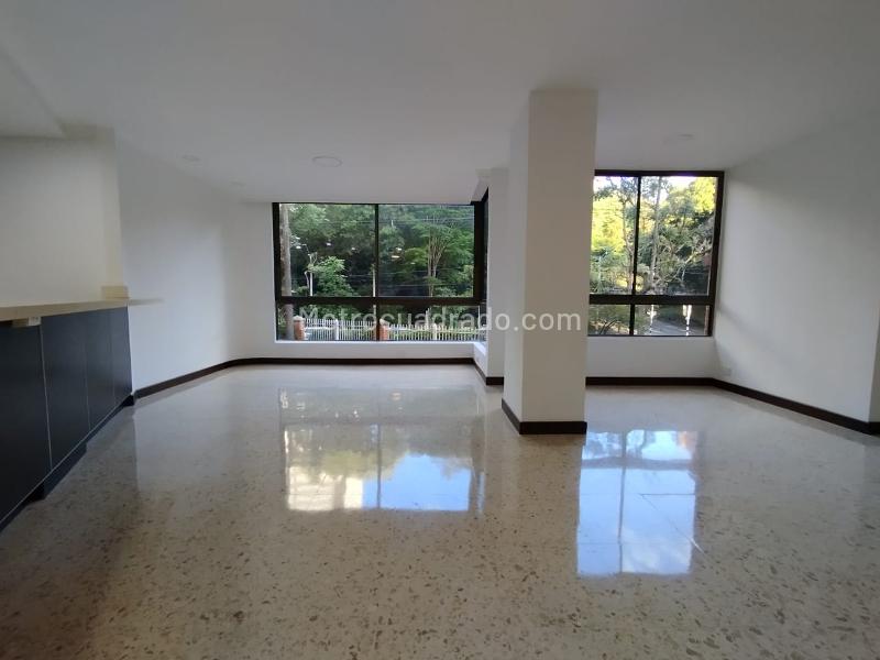 Apartamento Amplio de 3 Alcobas en Patio Bonito - 4