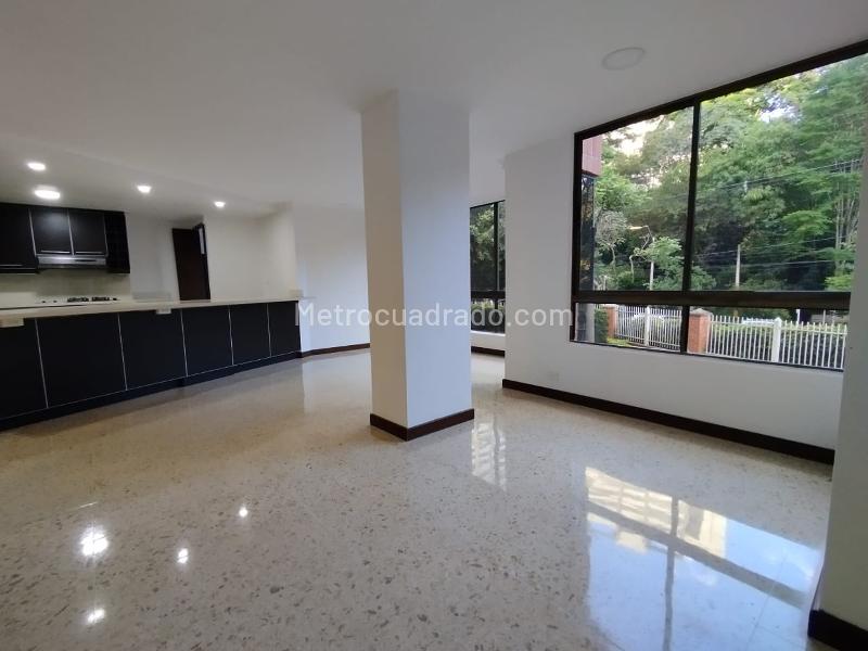 Apartamento Amplio de 3 Alcobas en Patio Bonito - 5