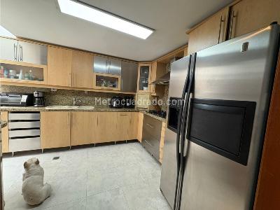 Casa de 3 alcobas en venta en Loma De Los Mesa, Envigado, 282 m² · foto 4 de 15