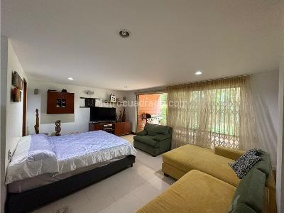 Casa de 3 alcobas en venta en Loma De Los Mesa, Envigado, 282 m² · foto 7 de 15