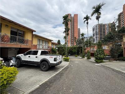 Casa de 3 alcobas en venta en Loma De Los Mesa, Envigado, 282 m² · foto 15 de 15