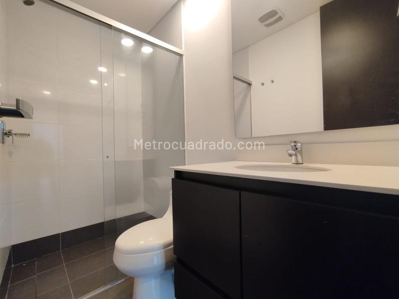 Charming 1BR Apartment in Las Lomas - 4