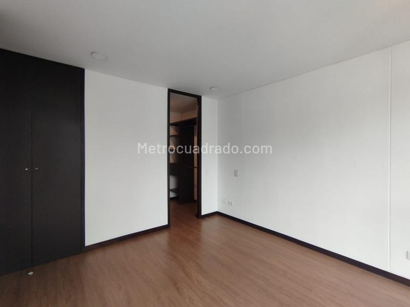 Charming 1BR Apartment in Las Lomas - 8