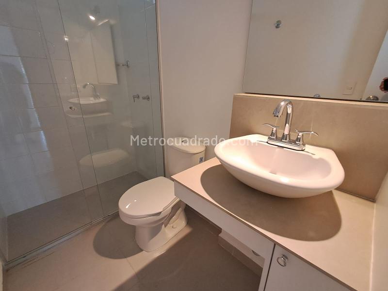 Apartamento Remodernado de 3 Alcobas en Calasanz con Vista Panorámica - 7