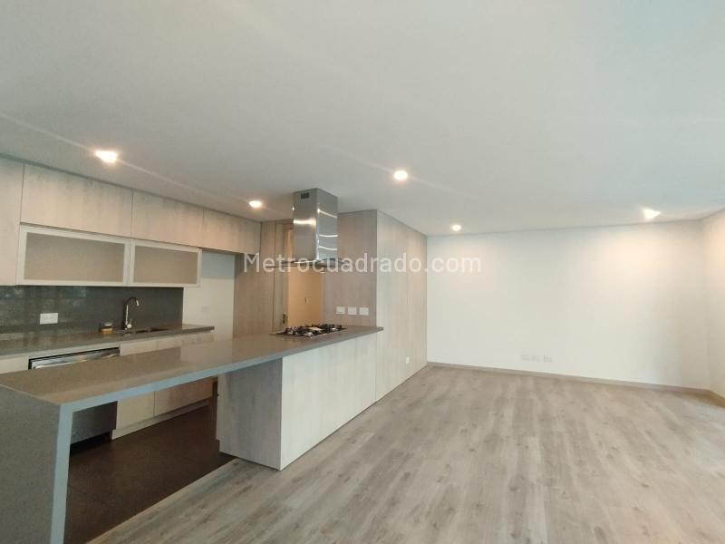 Spacious 3BR Apartment in Altos Del Poblado Cola Del Zorro - 4