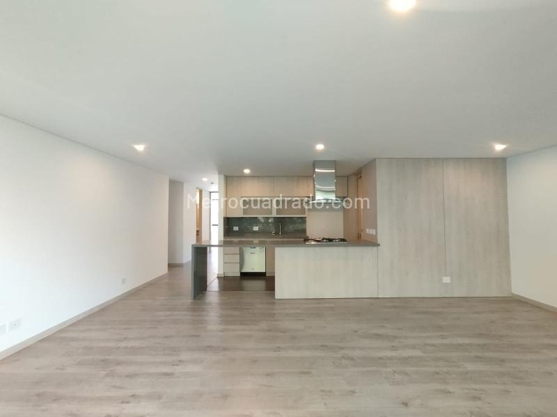 Spacious 3BR Apartment in Altos Del Poblado Cola Del Zorro - 5