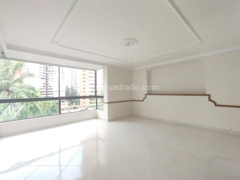 Exclusive 4BR Apartment with Balcony in La Florida El Poblado