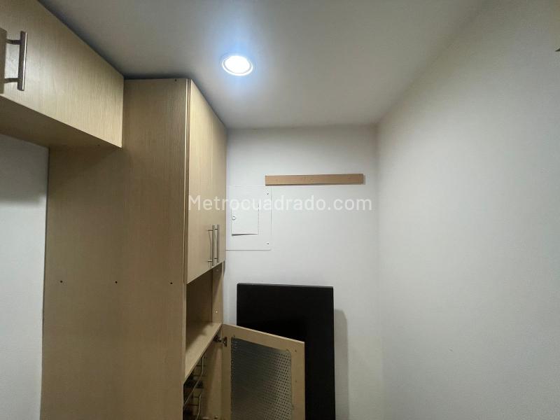 Spacious 2BR Apartment in Laureles Medellin - 4