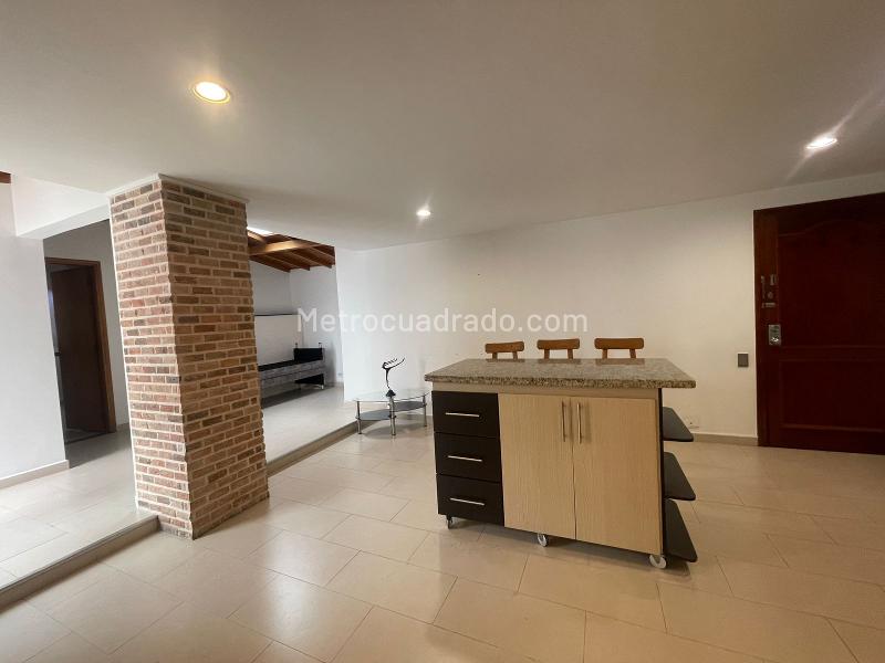 Spacious 2BR Apartment in Laureles Medellin - 6