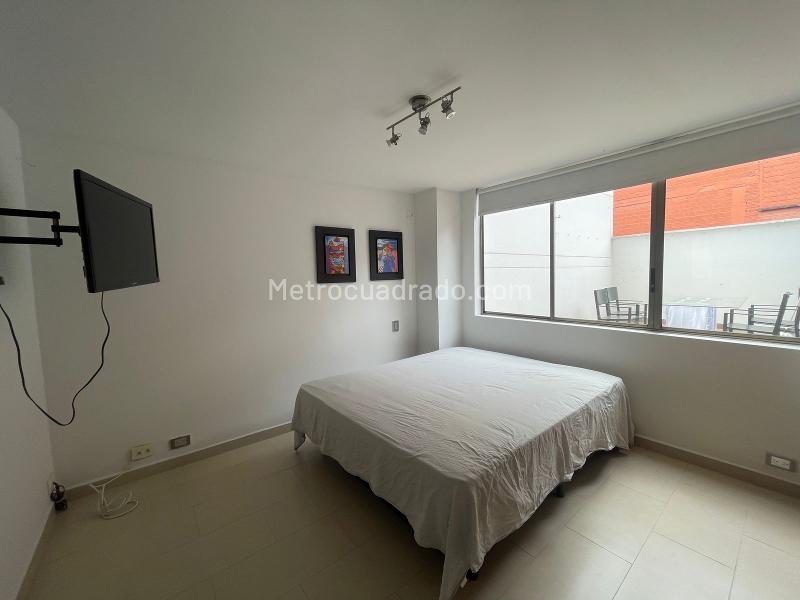 Spacious 2BR Apartment in Laureles Medellin - 9