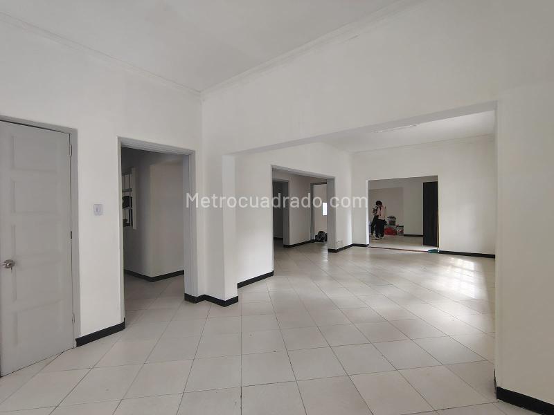 Commercial House for Rent in Boston - 6