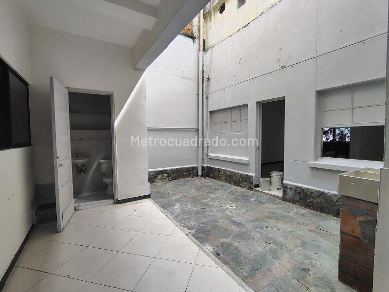 Commercial House for Rent in Boston - 9