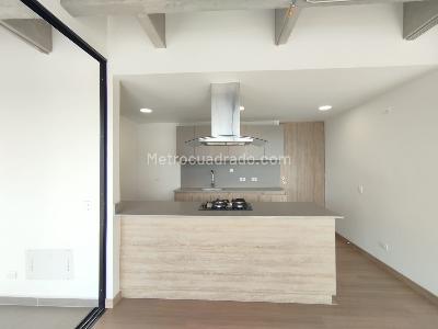 Apartamento de 1 alcoba en arriendo en Loma De Las Brujas, Envigado, 66 m² · foto 3 de 20