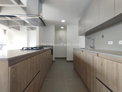 Apartamento de 1 alcoba en arriendo en Loma De Las Brujas, Envigado, 66 m² · foto 4 de 20