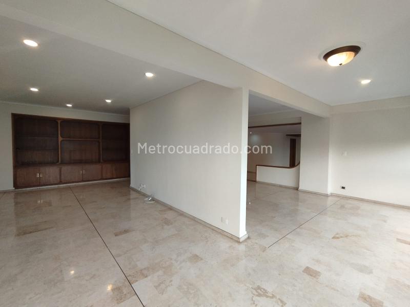 Elegant 4BR Apartment in El Campestre La Frontera - 6