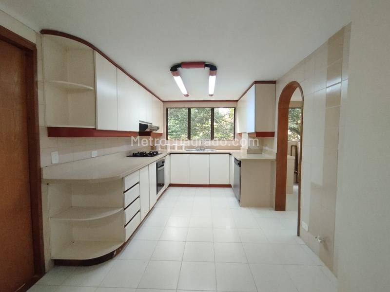 Elegant 4BR Apartment in El Campestre La Frontera - 7