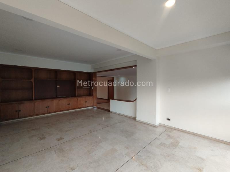 Elegant 4BR Apartment in El Campestre La Frontera - 8