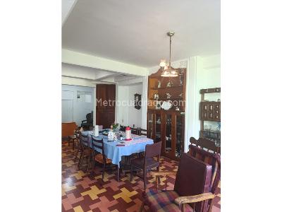 Casa de 5 alcobas en venta en Prado Centro, Medellín, 437 m² · foto 3 de 13
