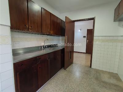 Apartamento en venta en La Candelaria, Medellín · foto 3 de 19