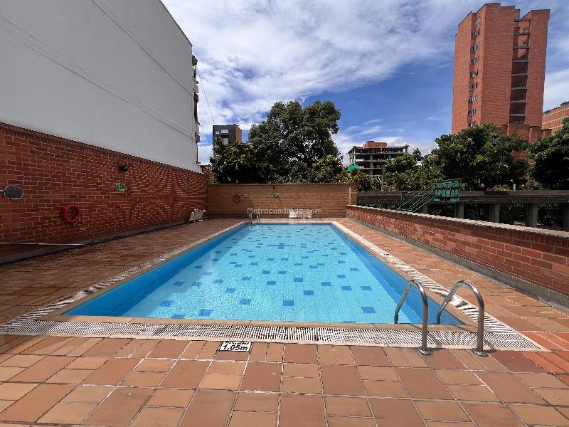 Apartamento Amplio de 3 Alcobas con Terraza en El Nogal - 3