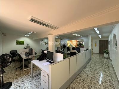 Casa de 5 alcobas en venta en Belen, Medellín, 350 m² · foto 2 de 20
