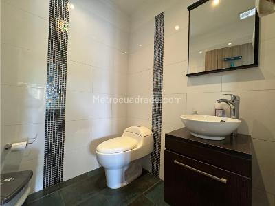 Casa de 5 alcobas en venta en Belen, Medellín, 350 m² · foto 19 de 20