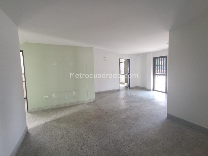 Casa Amplia de 5 Alcobas en Florida Nueva - 2